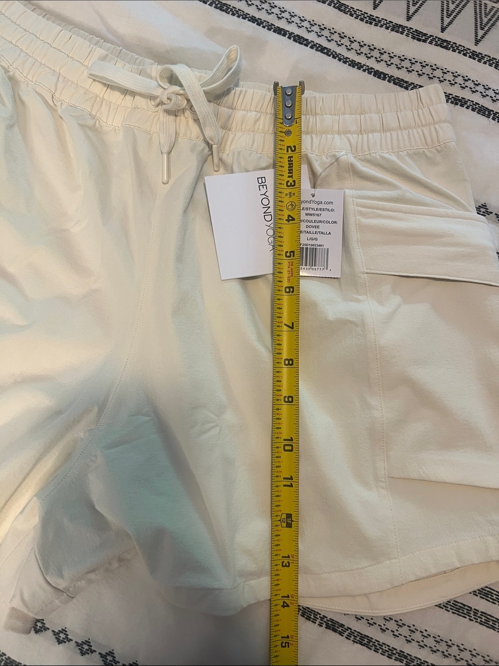NEW Beyond Yoga Cream Drawstring Athletic 3” peak Shorts size Large - Picture 5 of 6